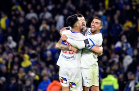 Los secretos y la pizarra de la épica: cómo la UC gestó el primer triunfo chileno ante Boca Juniors en La Bombonera