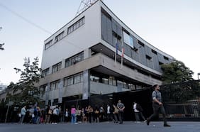 Contraloría detecta falta de fiscalización de la Superintendencia de Educación en colegios denunciados por violencia escolar