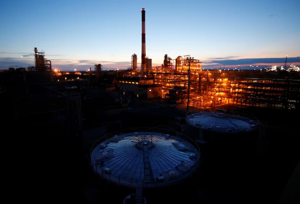 Una vista general del complejo de refinería Taneco, que forma parte del grupo de empresas del productor de petróleo ruso Tatneft, en Nizhnekamsk, el 26 de julio de 2017.
