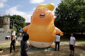 El enorme y furioso “bebé Trump” llega al Museo de Londres