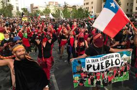 El riesgo país de Chile estable después del plebiscito y sigue siendo el más bajo de la región