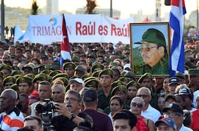 Miles de personas salen a la calle en La Habana para protestar contra la imputación en EE.UU. de Raúl Castro