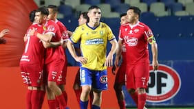 Copa de la Liga: Ñublense derriba a El Campanil y arrebata el liderato a Universidad Católica