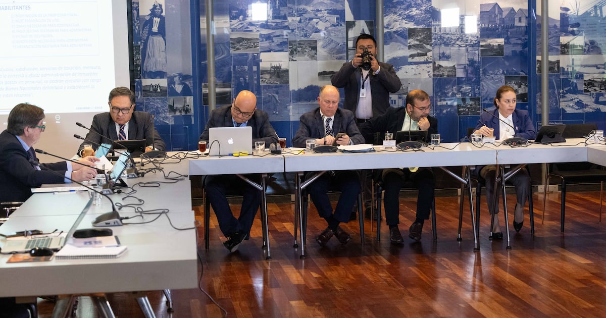 Subcomisión aprobó presupuesto del Congreso, a pesar de debate por fondos para Boric y expresidentes