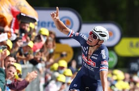 Tour de Francia: Van der Poel domina el Muro de Bretaña y es el nuevo líder