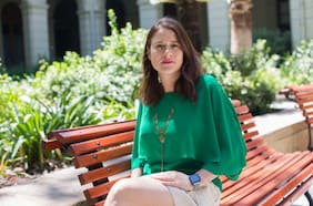 ¿Se debe limitar el derecho a la actividad económica? El debate tras la gráfica de la candidata constituyente Constanza Hube