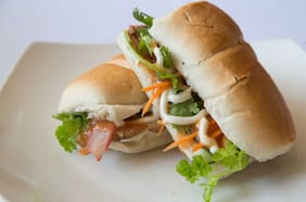 Dale una mordida al banh mi, el sándwich vietnamita que enamoró a Anthony Bourdain