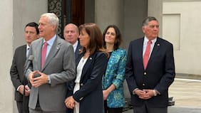 Claudio Alvarado asume papel vigilante en negociaciones por presidencias del Senado y la Cámara