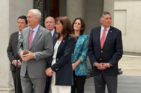 Claudio Alvarado asume papel vigilante en negociaciones por presidencias del Senado y la Cámara