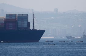 Autorizan uso de sirenas en buques por marejadas y niebla en la bahía de Valparaíso