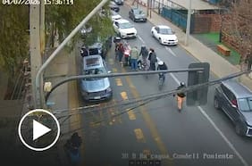 Así fue el accidente que protagonizó el Fiscal Valencia en Providencia: repartidor de comida quedó lesionado