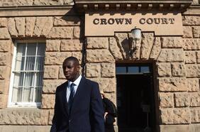 Un campeón del mundo arriesga cadena perpetua: ex defensor del Manchester City de Guardiola enfrenta a la justicia acusado de violación