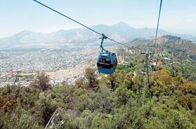 Que incorpore la tarjeta bip! y que cubra “sectores marginados”: los reparos al teleférico Tobalaba-Huechuraba