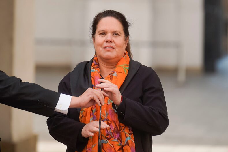 MAYA FERNANDEZ, MINISTRA DE DEFENSA