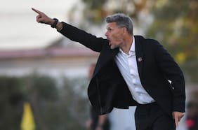 Sin Copa Sudamericana ni su continuidad asegurada: las primeras definiciones de Fernando Ortiz para Colo Colo 2026