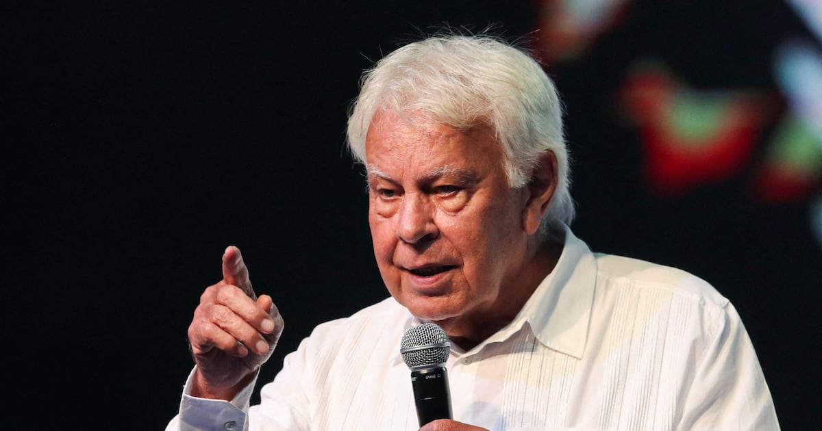 Felipe González reprocha falta total de autocrítica del PSOE tras derrotas electorales y dice que votará en blanco en las generales