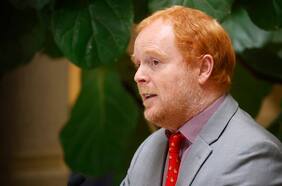 Rojo Edwards se desmarca del grupo Chile-Israel y condena ataques a Palestina