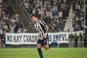 Esteban Pavez se convierte en el héroe de Alianza Lima al marcar un golazo en el clásico ante Sporting Cristal