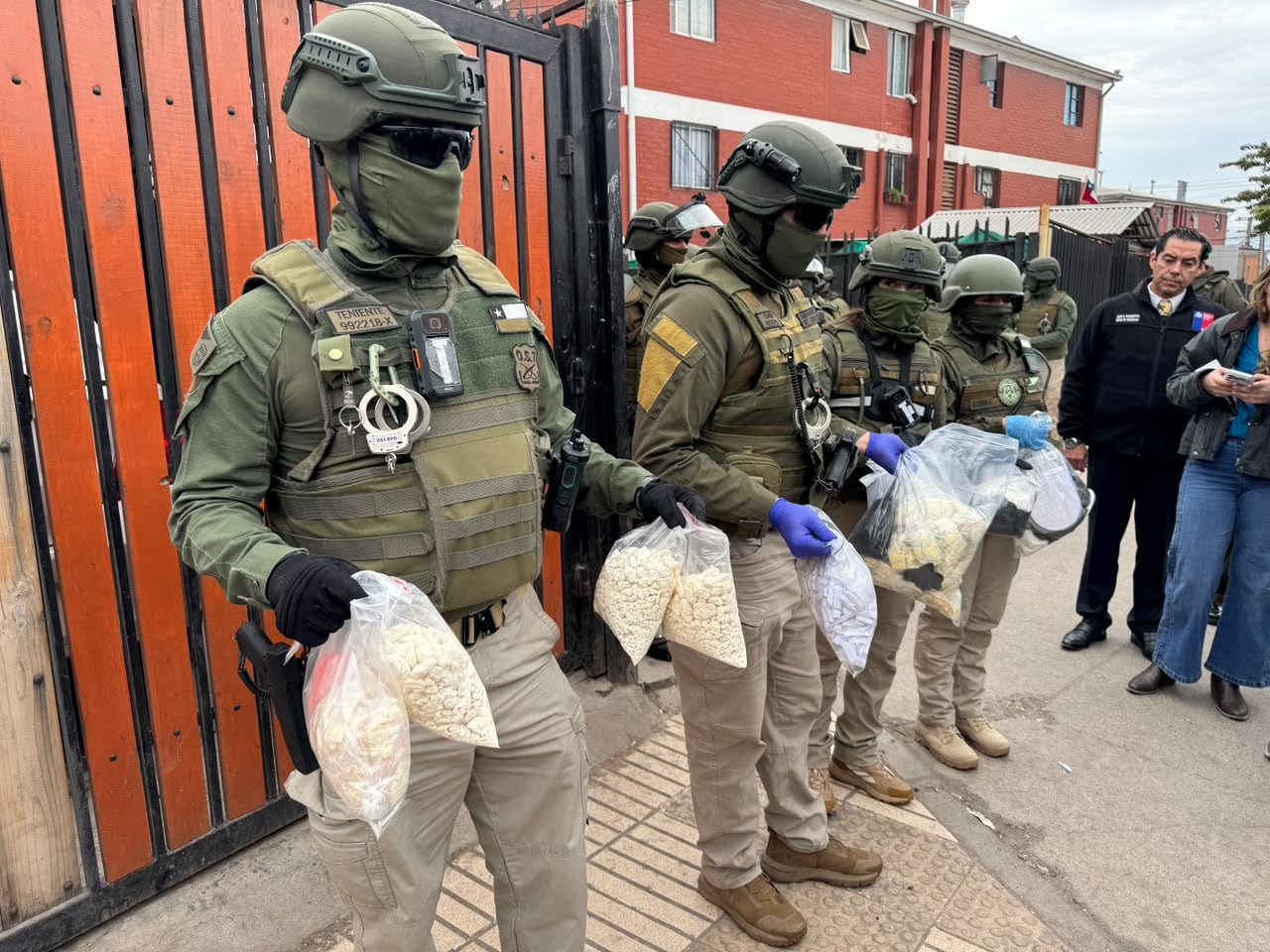 Al menos siete detenidos deja operativo policial antidroga en la comuna de Cerrillos