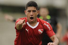 Vidal no llega solo: Colo Colo confirma principio de acuerdo con atacante de Independiente