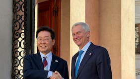 Kast recibe a presidente de Corea del Sur en La Moneda, firman acuerdos de seguridad y lo invita a la Antártica