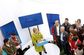 Centros de pensamiento y fundaciones por el Apruebo llaman a conformar “espacios de encuentros amplios” para avanzar hacia una nueva Constitución