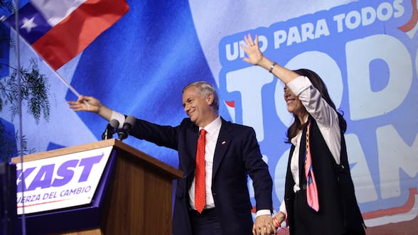 División en comando de Kast enreda puesta en escena del 14-D y echa pie atrás celebración en Estadio de La Florida