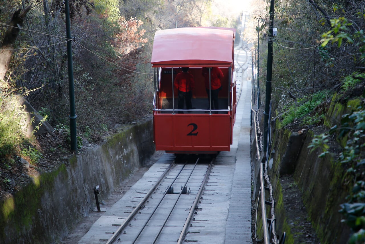 Funicular Cerro San Cristóbal. Foto: Marcelo Hernández / Aton Chile.