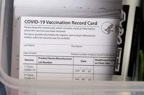 ¿Estaba vacunado el primer estadounidense que murió por Ómicron?