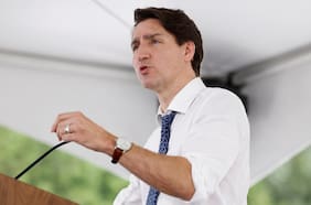 Primer ministro Trudeau condena incendios de iglesias y vandalismo en Canadá tras hallazgo de cadáveres de menores indígenas