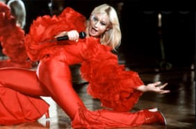 El explosivo paso de Raffaella Carrà por Viña 82: un “espectáculo wagneriano” y la primera reina