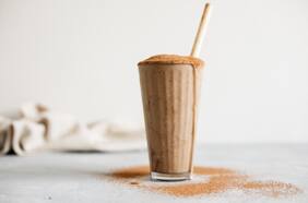 Aprende a hacer smoothie de chocolate y avena