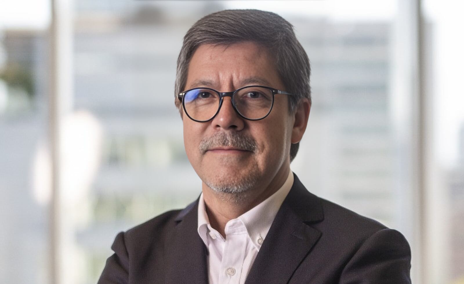 Jefe de la Dipres busca explicar dónde están las "inconsistencias" en cálculo de deuda del gobierno de Boric y afirma que "la hipótesis es del error técnico"