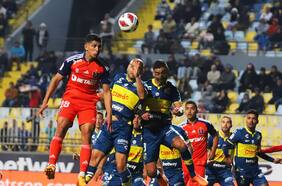 La U termina con cinco años de sequía frente a Everton