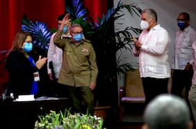 La salida de Raúl Castro, el rumbo de la economía y la relación con EE.UU.: las claves del VIII Congreso del PC de Cuba