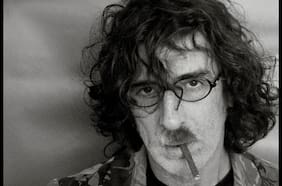 Los años más salvajes de Charly García en un nuevo libro: “Se recuerda más el salto a la pileta que los discos”
