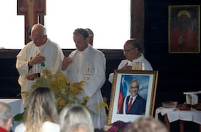 A un año de su muerte: familia de Sebastián Piñera participó en una misa en Bahía Coique