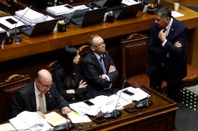 Megarreforma queda para agosto: Interior, Segpres y la Cámara frenan el tranco a Quiroz
