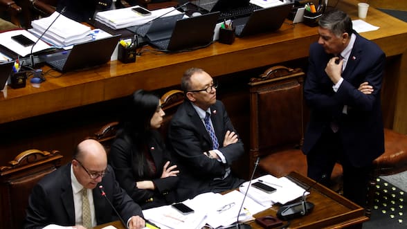 Megarreforma queda para agosto: Interior, Segpres y la Cámara frenan el tranco a Quiroz