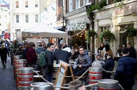 Reino Unido avanza en la reapertura pese al temor por la variante india