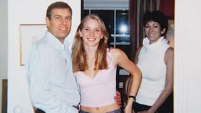 Rey Carlos le quita el título de príncipe a su hermano Andrés por caso Epstein