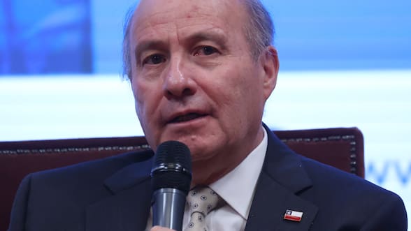 Quiroz convoca a reunión especial para enfrenar alza del petróleo y advierte débiles cifras fiscales