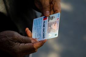 Fact Checking: ¿Ministerio de Salud está llamando por teléfono para agendar horas de vacunación? ¿Las agencias de salud de EE.UU. retiran pruebas PCR por ser inexactas?