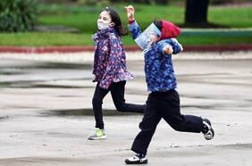 Alarmante regreso a clases: más de 700 mil niños y adolescentes están rezagados con su refuerzo contra el Covid-19