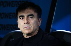 Se salvó del despido: el agónico triunfo de Vélez Sarsfield con el que Gustavo Quinteros respira en la banca