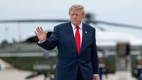 Trump pide fusilar a quienes filtran información confidencial e ironiza con la falta de líderes en Irán
