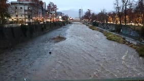 Aguas Andinas mantiene monitoreo de ríos Maipo y Mapocho por lluvias e indica que no se reportan episodios de turbiedades