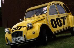 ¿La recuerdas? La citroneta de James Bond cumple 40 años