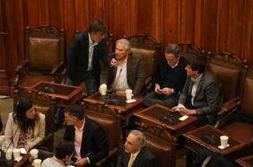 Chile Vamos y DC denuncian que reunión por diálogos constituyentes fue “suspendida unilateralmente” y acusan al oficialismo de “entorpecimiento y dificultad de las negociaciones”