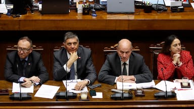 Gabinete al pizarrón: Congreso cursa masiva citación de ministros a comisiones tras difícil inicio de gobierno